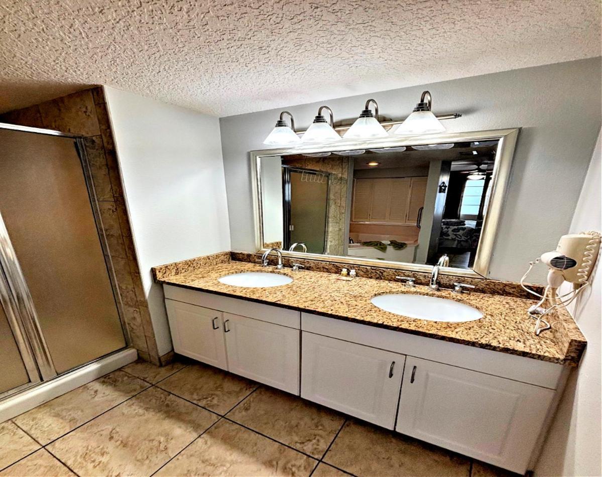 2 Bedroom Resort Condo Direct Oceanfront Wyndham Ocean Walk - Daytona Funland 2226 Daytona Beach Kültér fotó